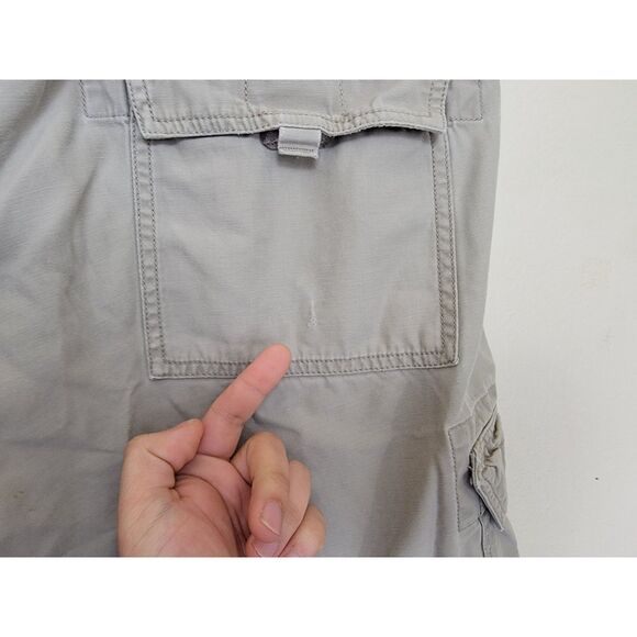 North Face Cargo Shorts - 40 x 23 - Picture 2 of 7